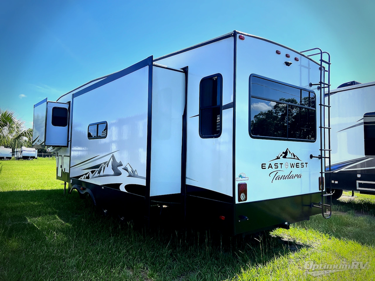 2024 East To West Tandara 320RL Photo 2