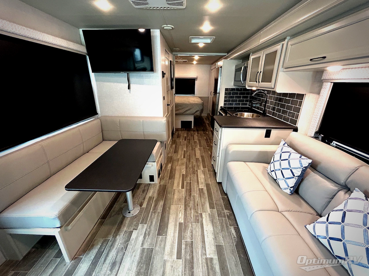 2025 Holiday Rambler Admiral 29M Photo 4