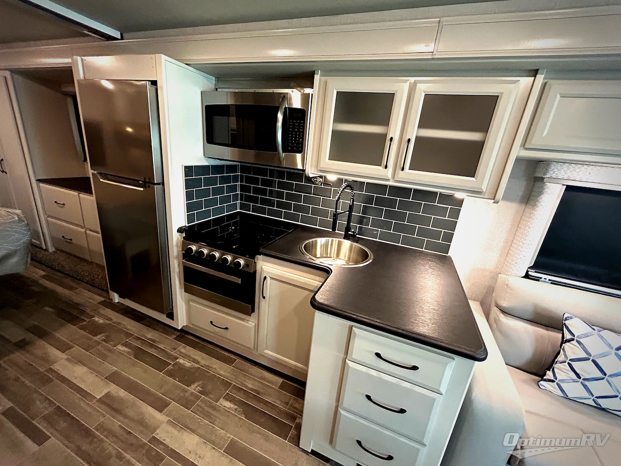 2025 Holiday Rambler Admiral 29M Photo 6