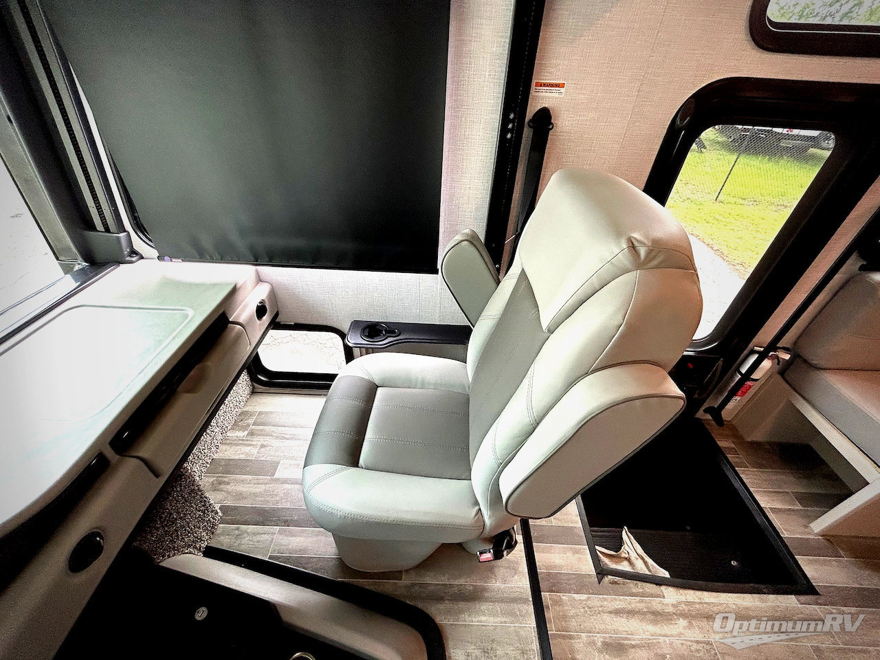 2025 Holiday Rambler Admiral 29M Photo 9