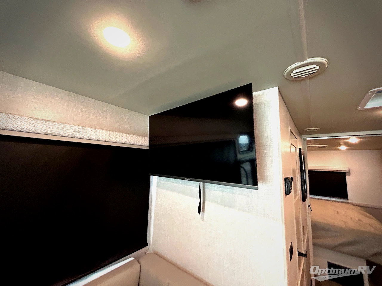 2025 Holiday Rambler Admiral 29M Photo 11