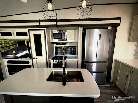 2021 Keystone Sprinter Limited 3190RLS RV Photo 2