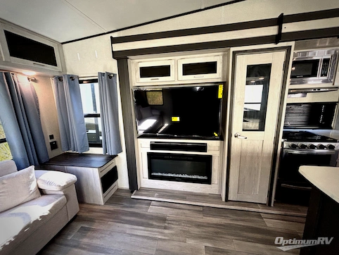 2021 Keystone Sprinter Limited 3190RLS RV Photo 3