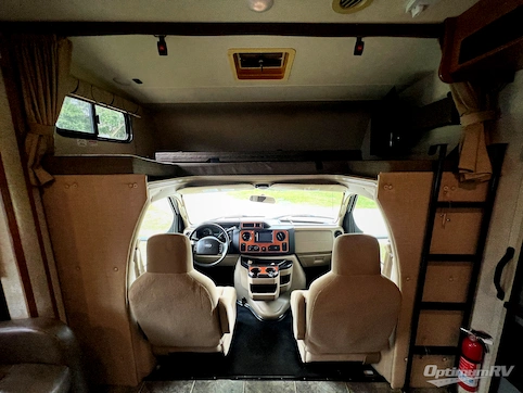 2019 Coachmen Leprechaun 280BH Ford 450 RV Photo 2