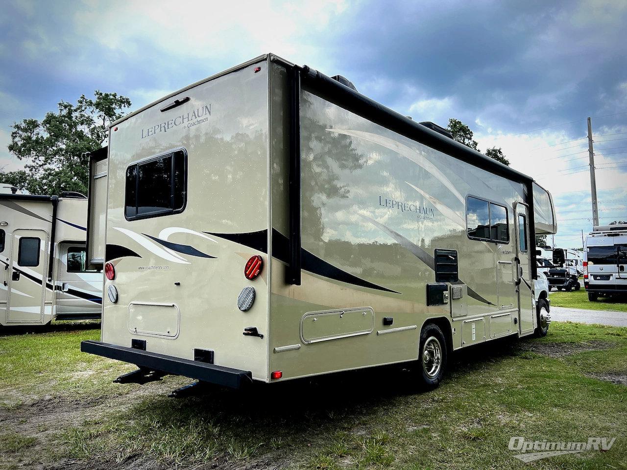 2019 Coachmen Leprechaun 280BH Ford 450 Photo 3
