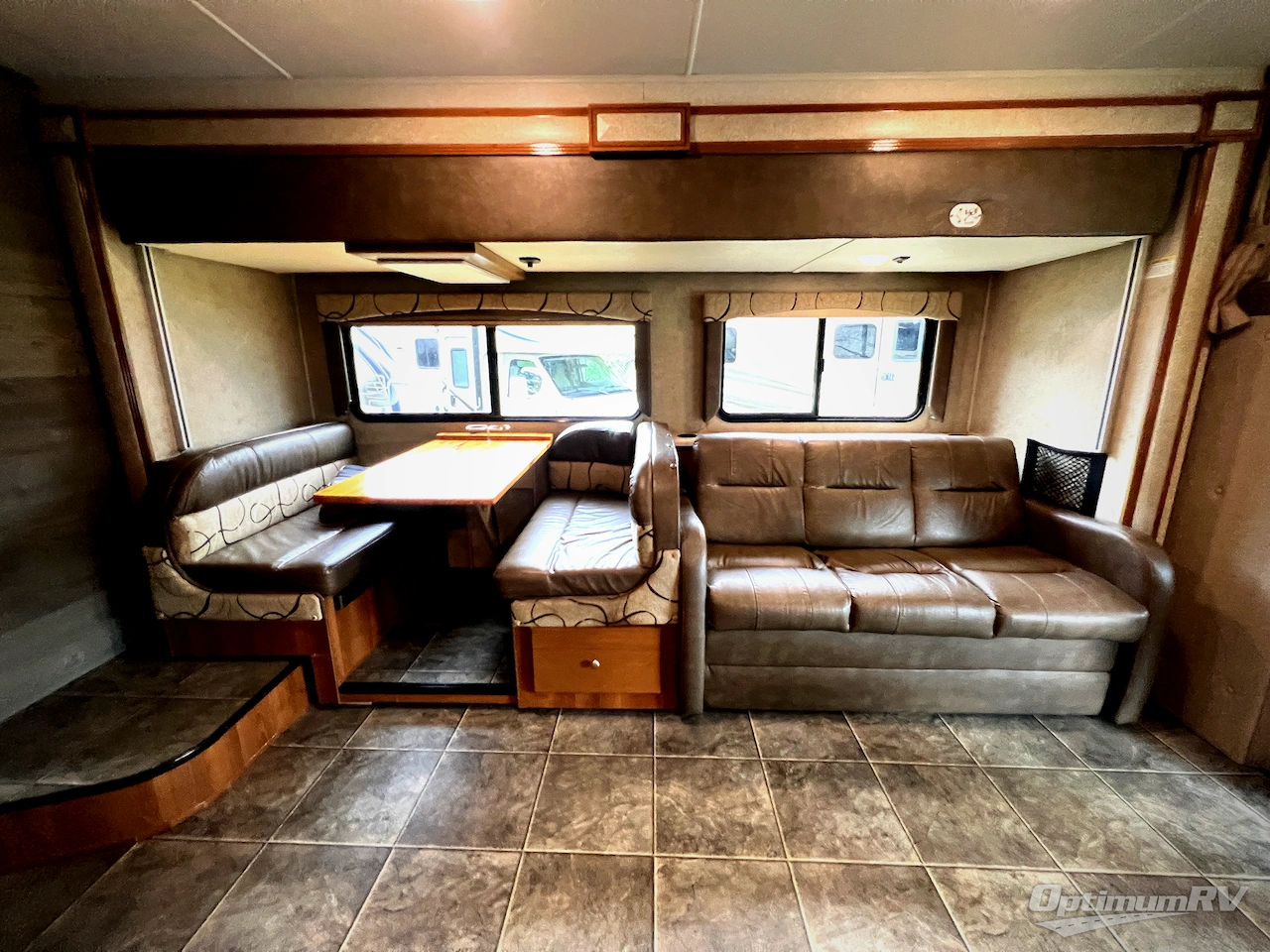 2019 Coachmen Leprechaun 280BH Ford 450 Photo 8