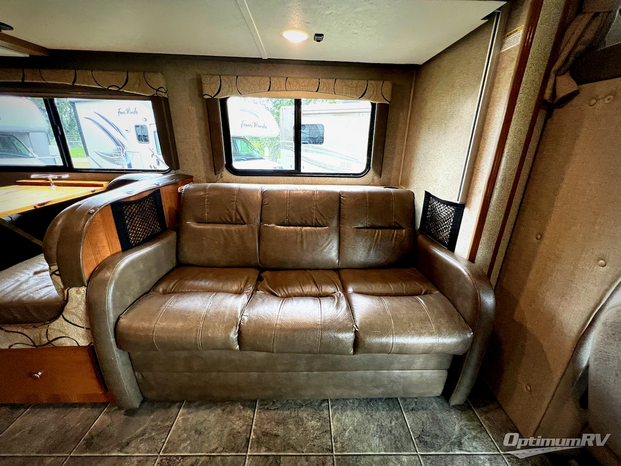 2019 Coachmen Leprechaun 280BH Ford 450 Photo 9