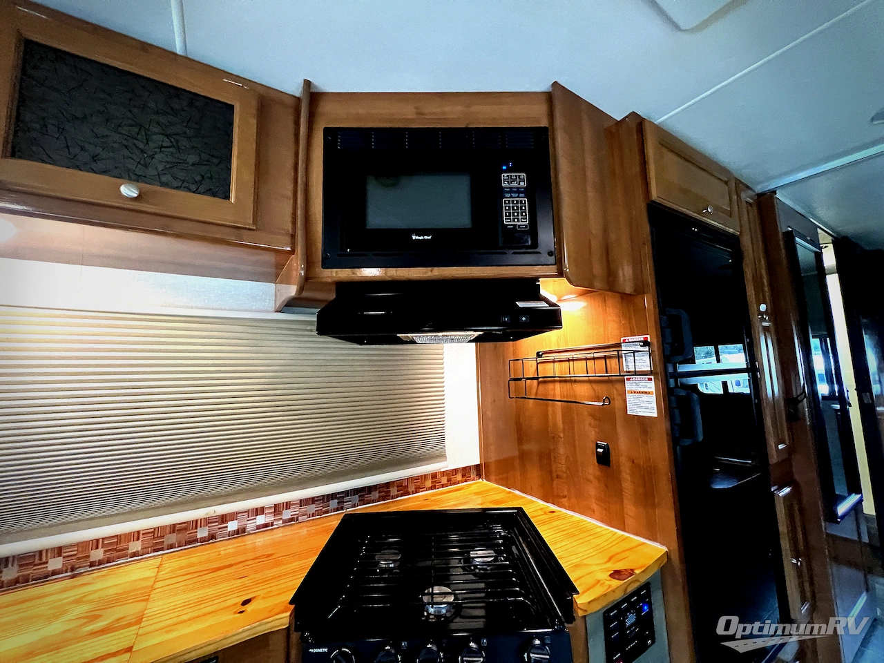 2019 Coachmen Leprechaun 280BH Ford 450 Photo 14