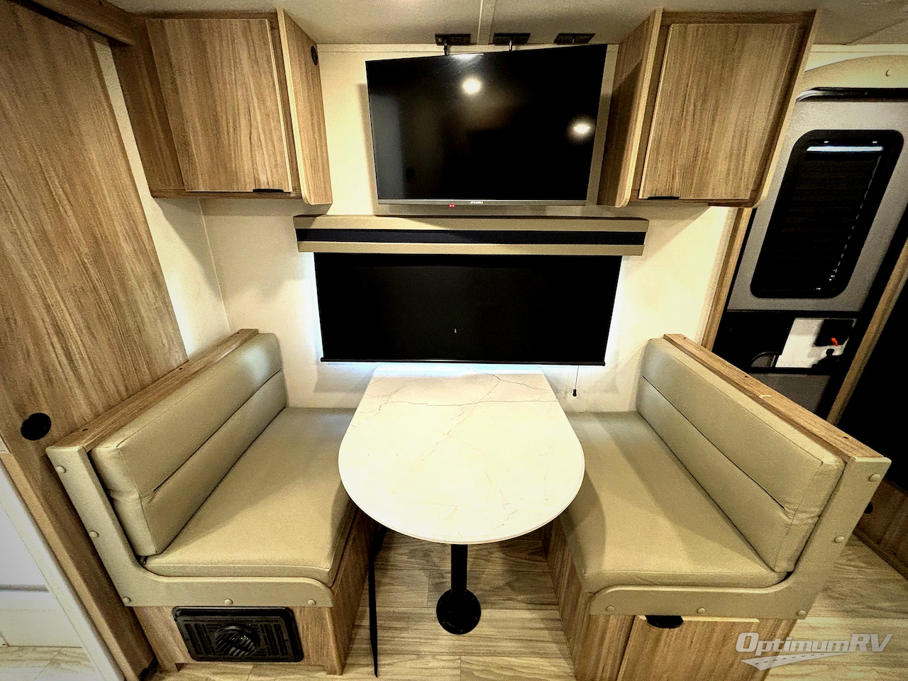 2025 Winnebago M-Series 2326RK Photo 9