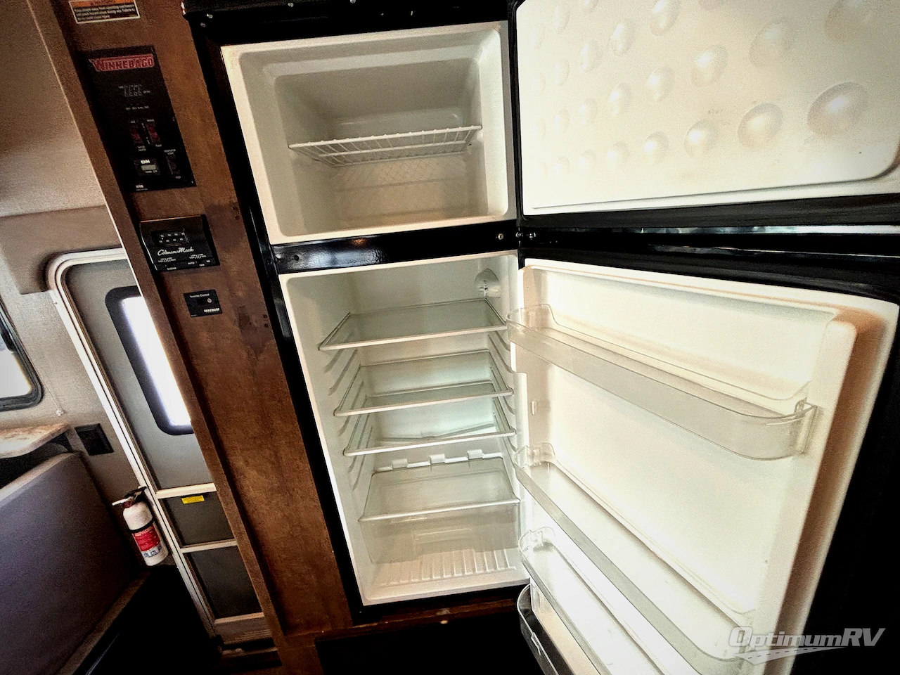 2018 Winnebago Intent 31P Photo 8