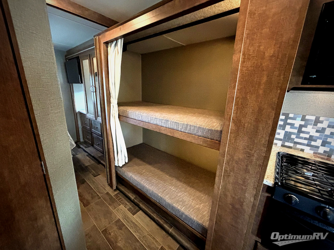 2018 Winnebago Intent 31P Photo 10
