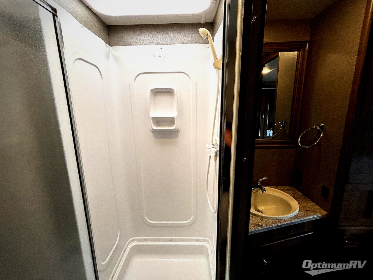 2018 Winnebago Intent 31P Photo 12