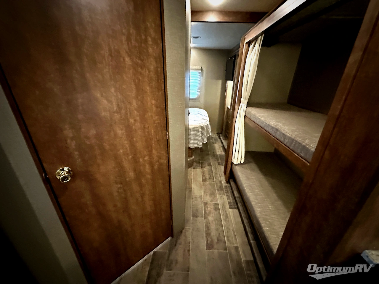 2018 Winnebago Intent 31P Photo 17