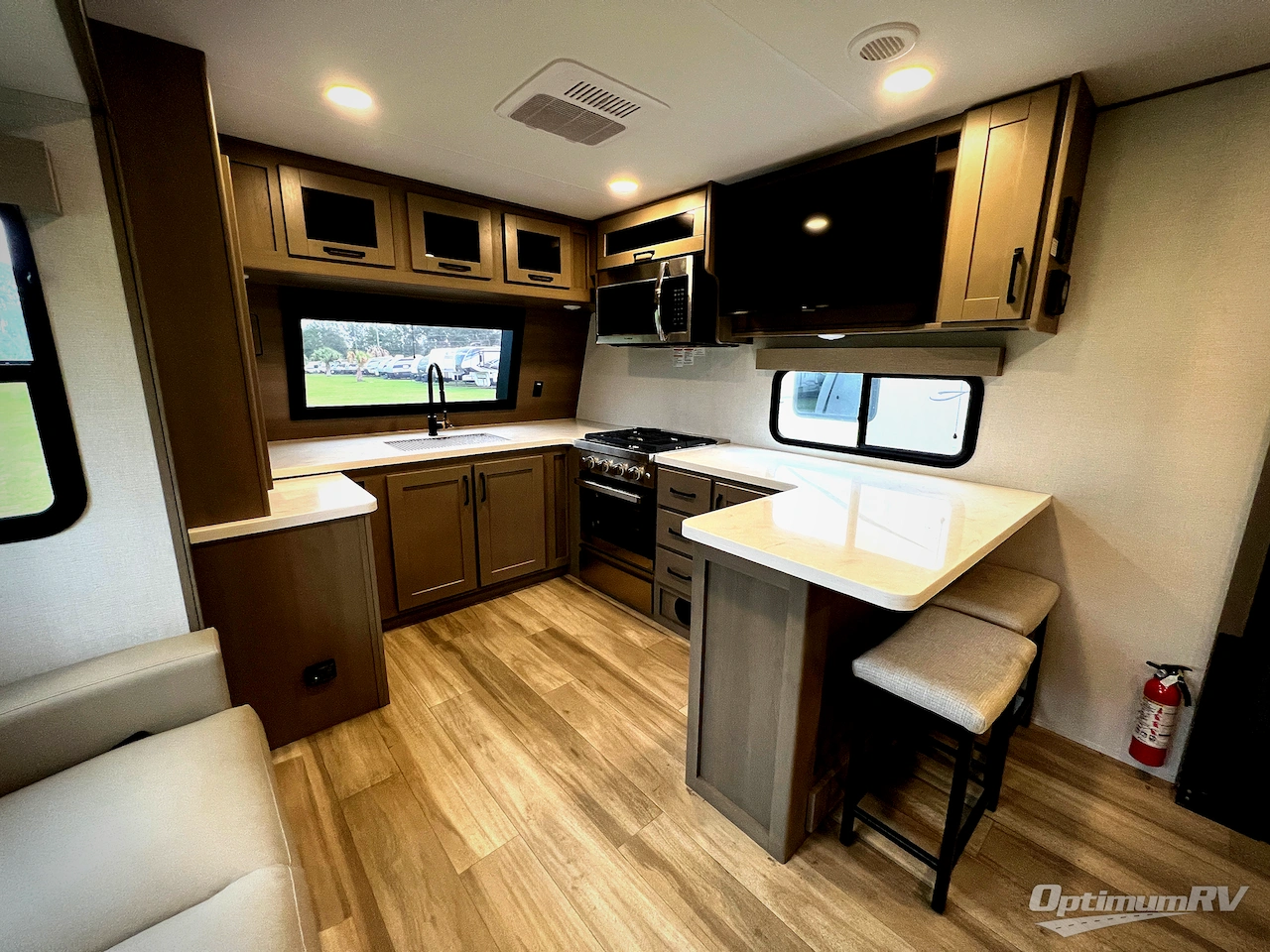 2025 Grand Design Reflection 322FKTS Photo 8