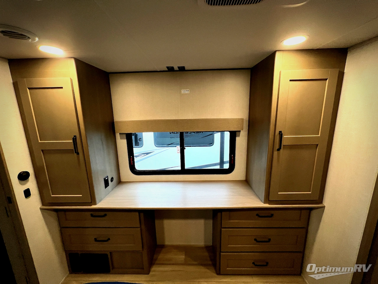 2025 Grand Design Reflection 322FKTS Photo 17