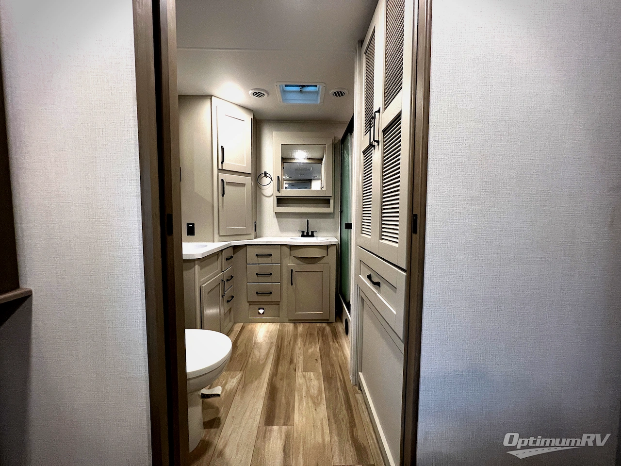 2025 Grand Design Reflection 322FKTS Photo 18