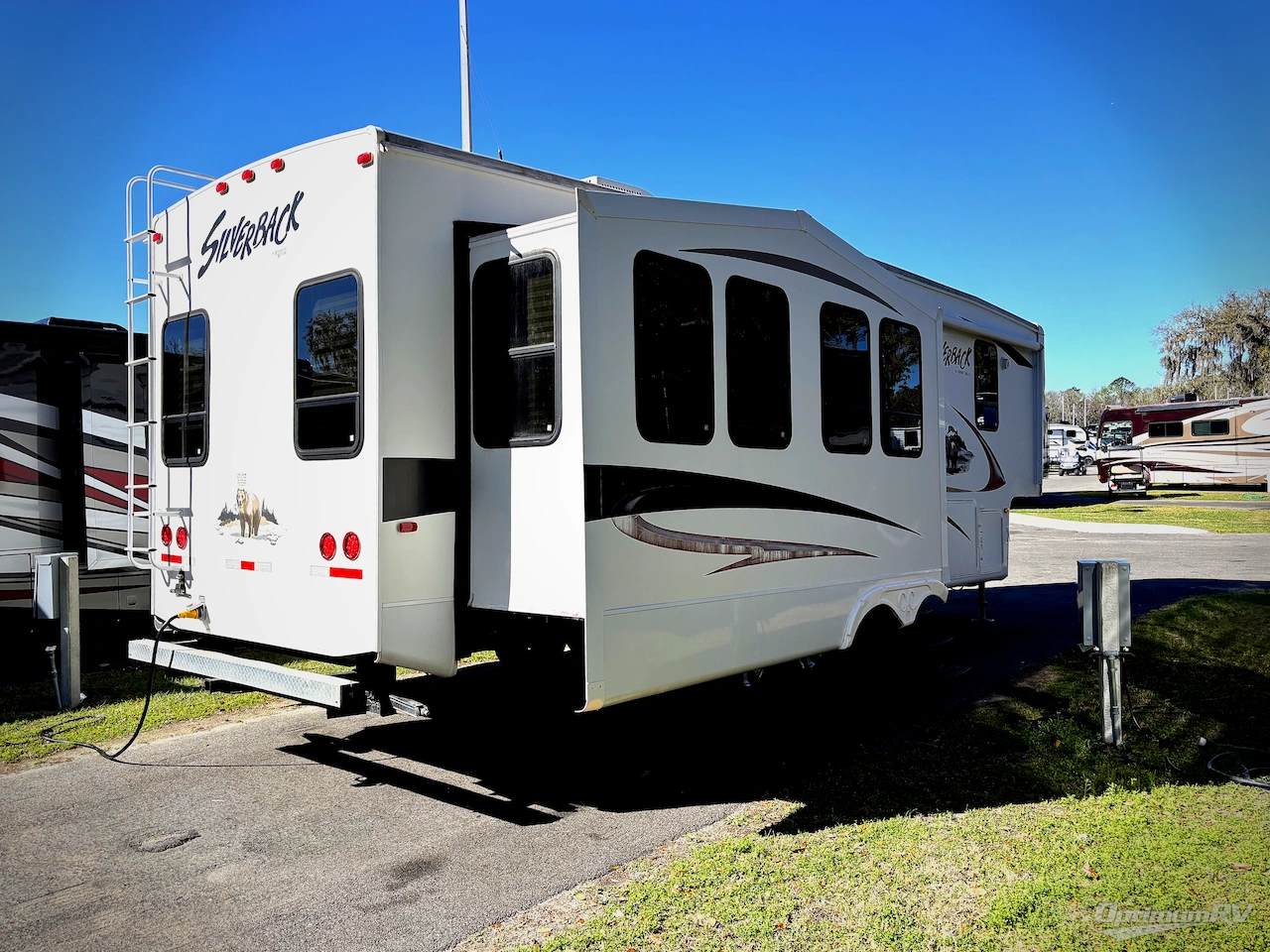 2012 Forest River Cedar Creek Silverback 29RE Photo 2