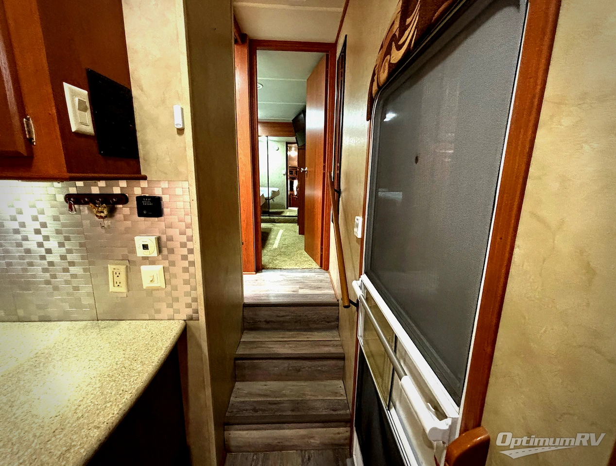 2012 Forest River Cedar Creek Silverback 29RE Photo 7