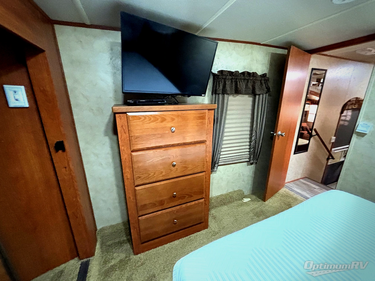 2012 Forest River Cedar Creek Silverback 29RE Photo 11