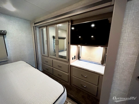 2021 Thor Hurricane 34J RV Photo 4