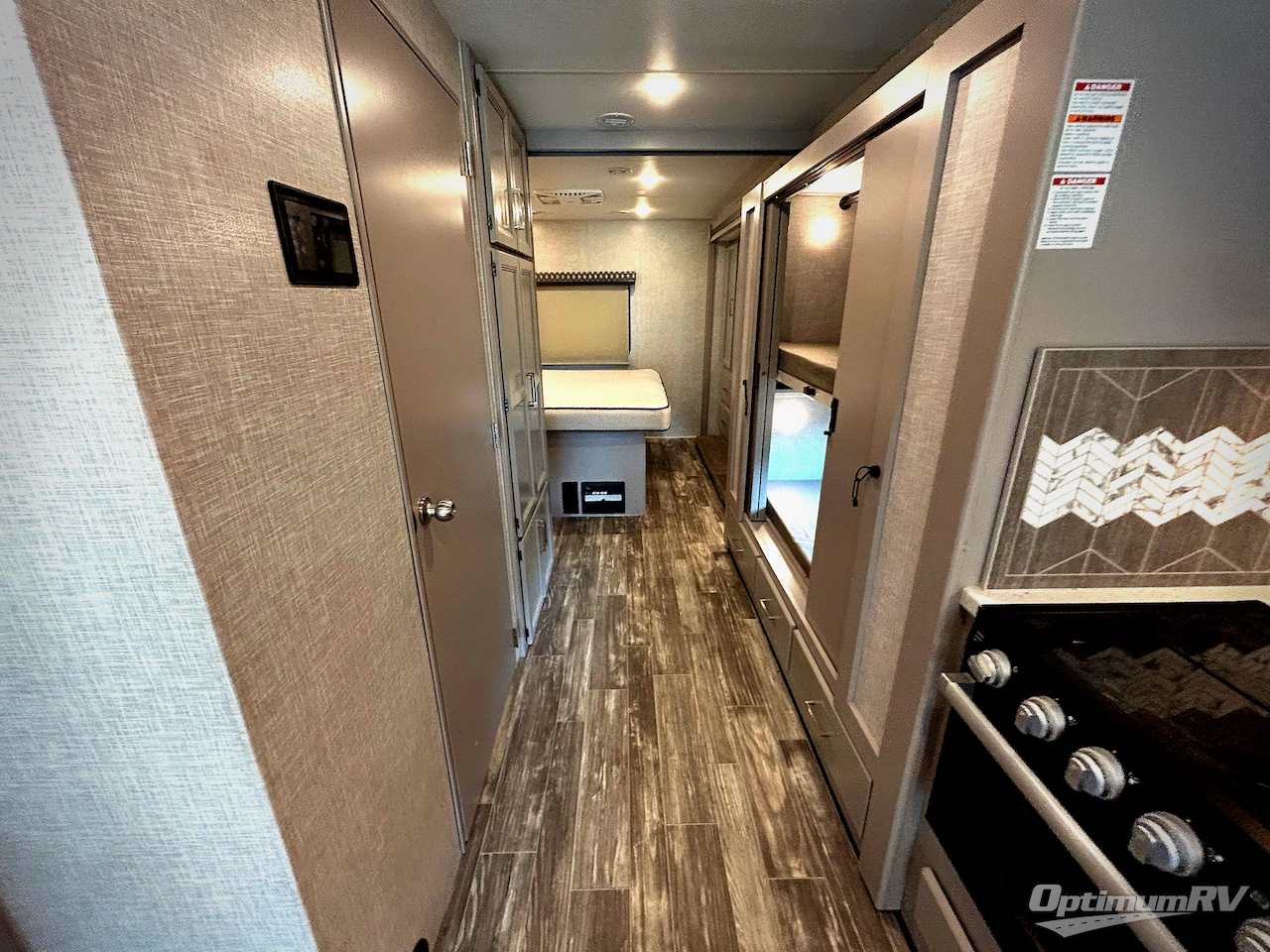 2021 Thor Hurricane 34J Photo 14