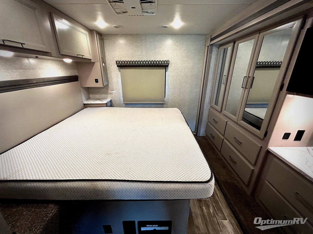 2021 Thor Hurricane 34J Photo 20