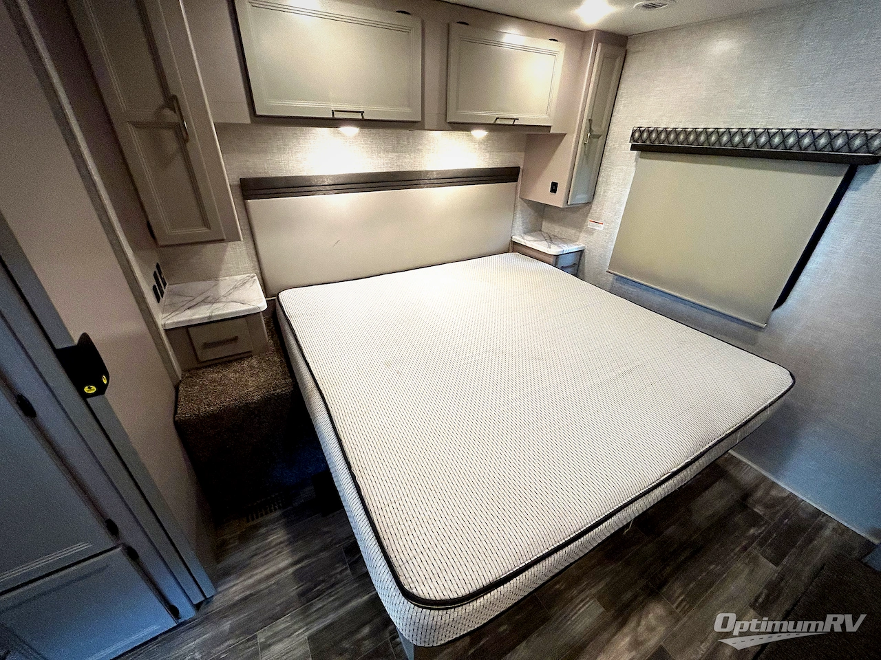 2021 Thor Hurricane 34J Photo 21