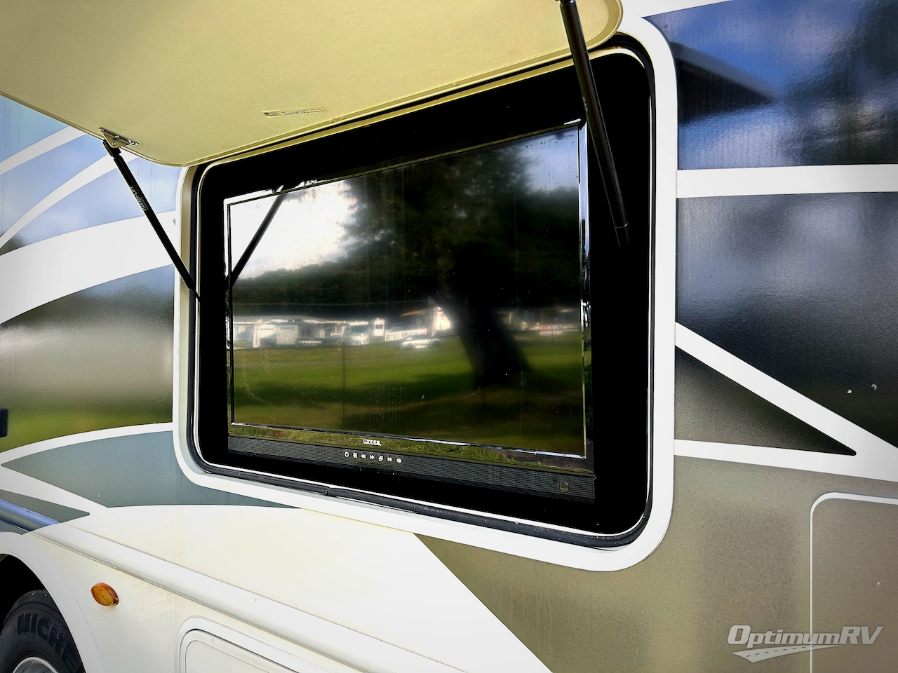 2021 Thor Hurricane 34J Photo 23