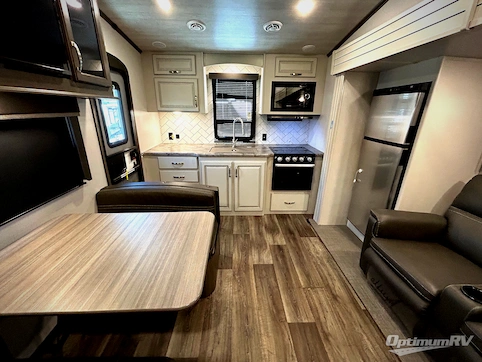 2022 Keystone Cougar Half-Ton 23MLS RV Photo 2