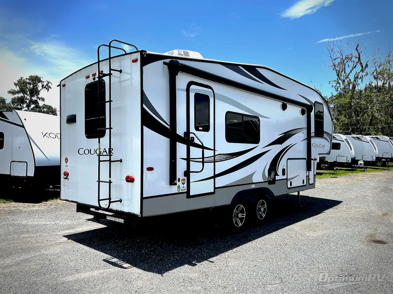2022 Keystone Cougar Half-Ton 23MLS Photo 2