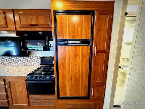 2017 Jayco Alante 31V RV Photo 3