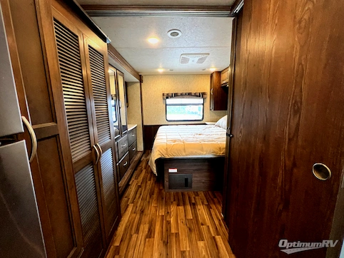 2019 Coachmen Mirada 35OS RV Photo 4