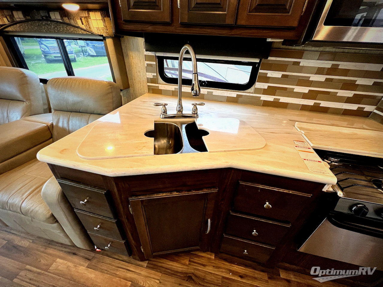 2019 Coachmen Mirada 35OS Photo 12