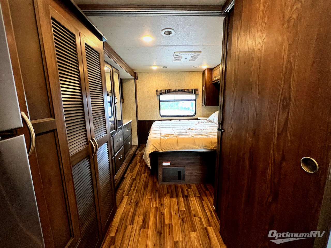 2019 Coachmen Mirada 35OS Photo 16