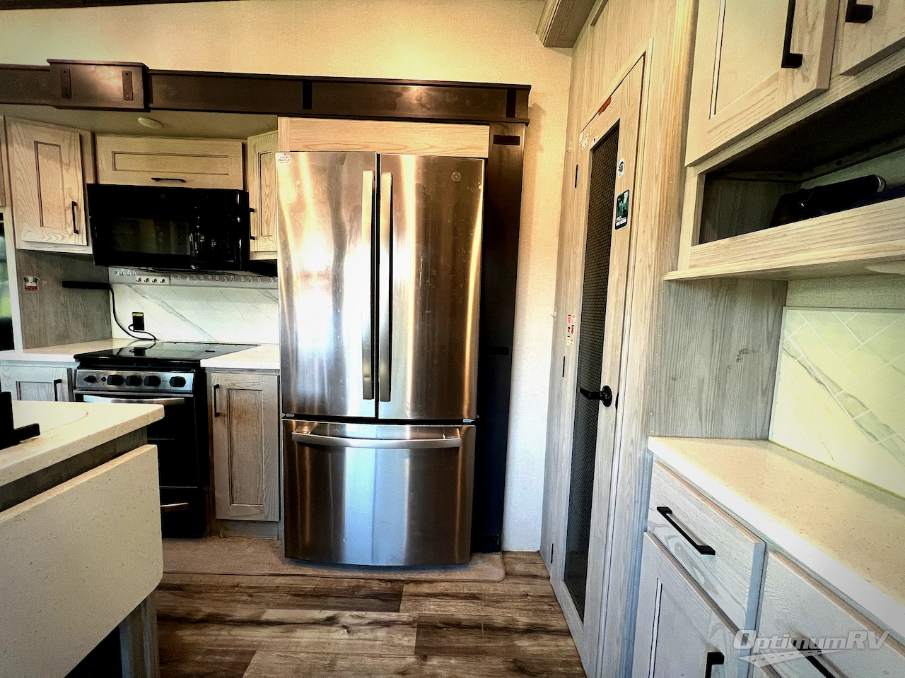 2022 Keystone Montana High Country 295RL Photo 10