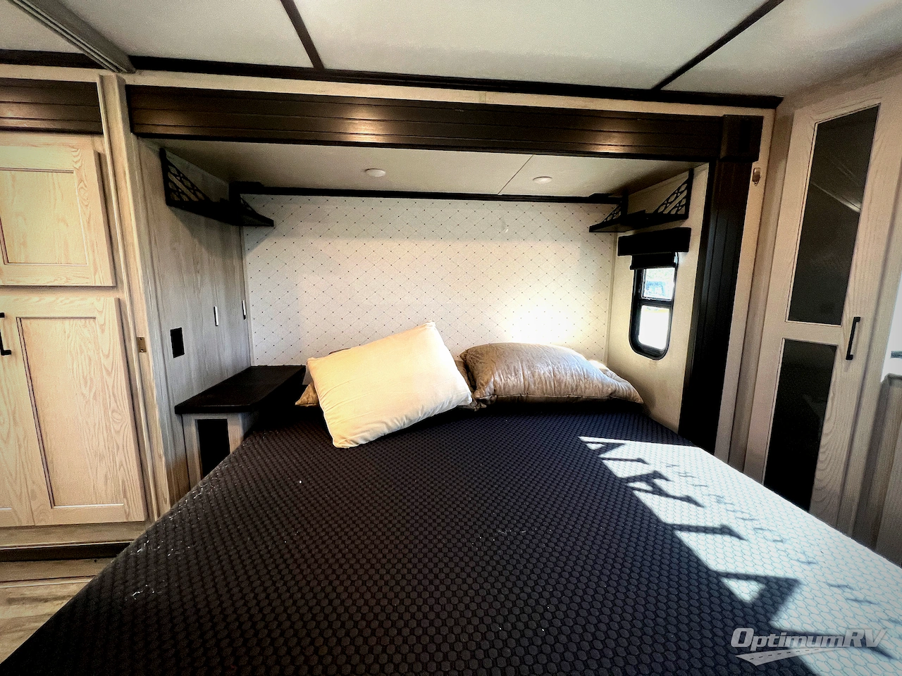 2022 Keystone Montana High Country 295RL Photo 13