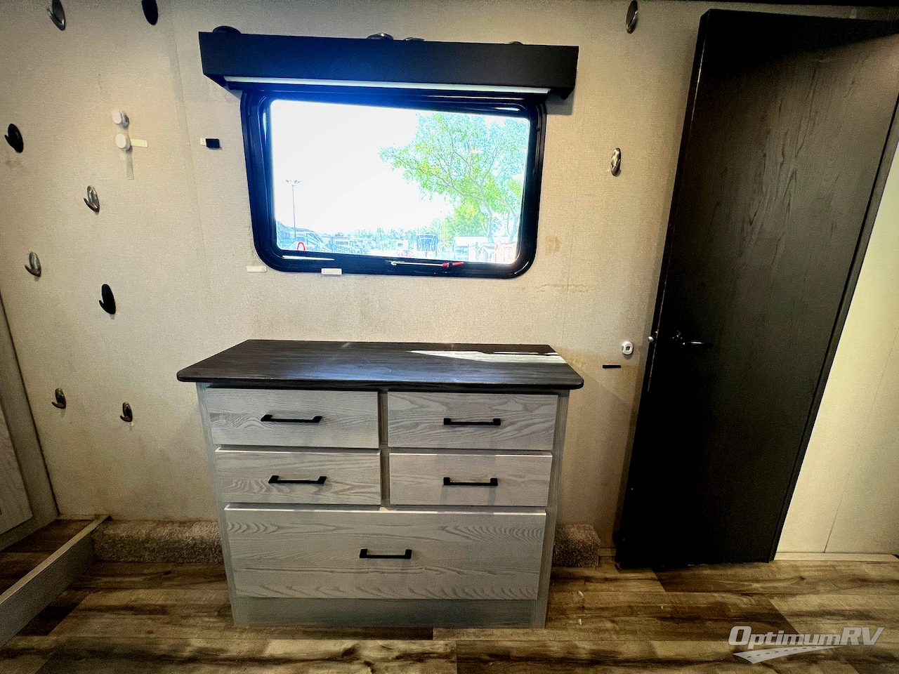 2022 Keystone Montana High Country 295RL Photo 15