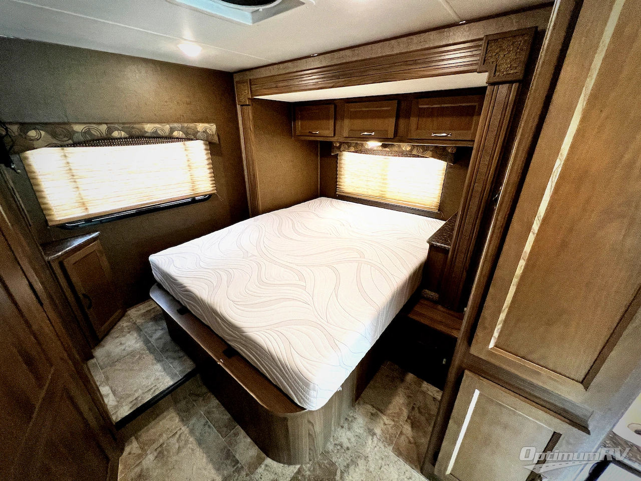 2018 Coachmen Freelander 26RS Ford 350 Photo 17