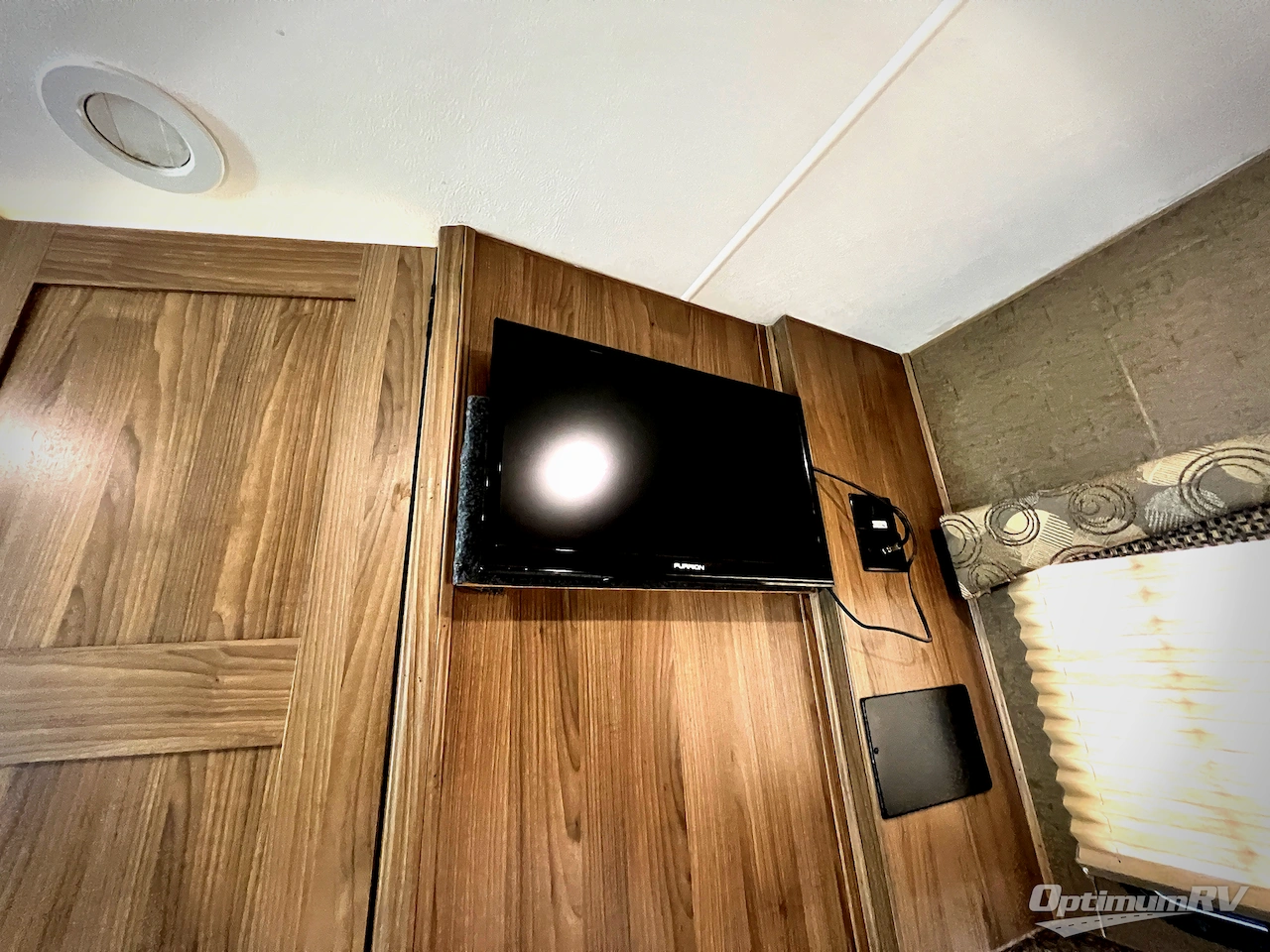 2018 Coachmen Freelander 26RS Ford 350 Photo 19