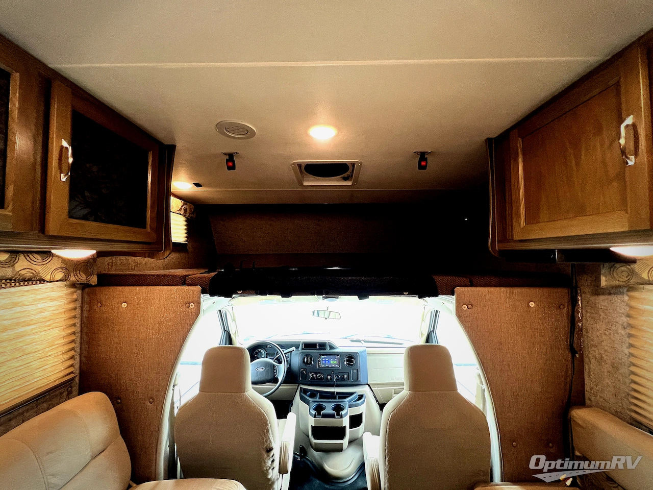 2018 Coachmen Freelander 26RS Ford 350 Photo 6