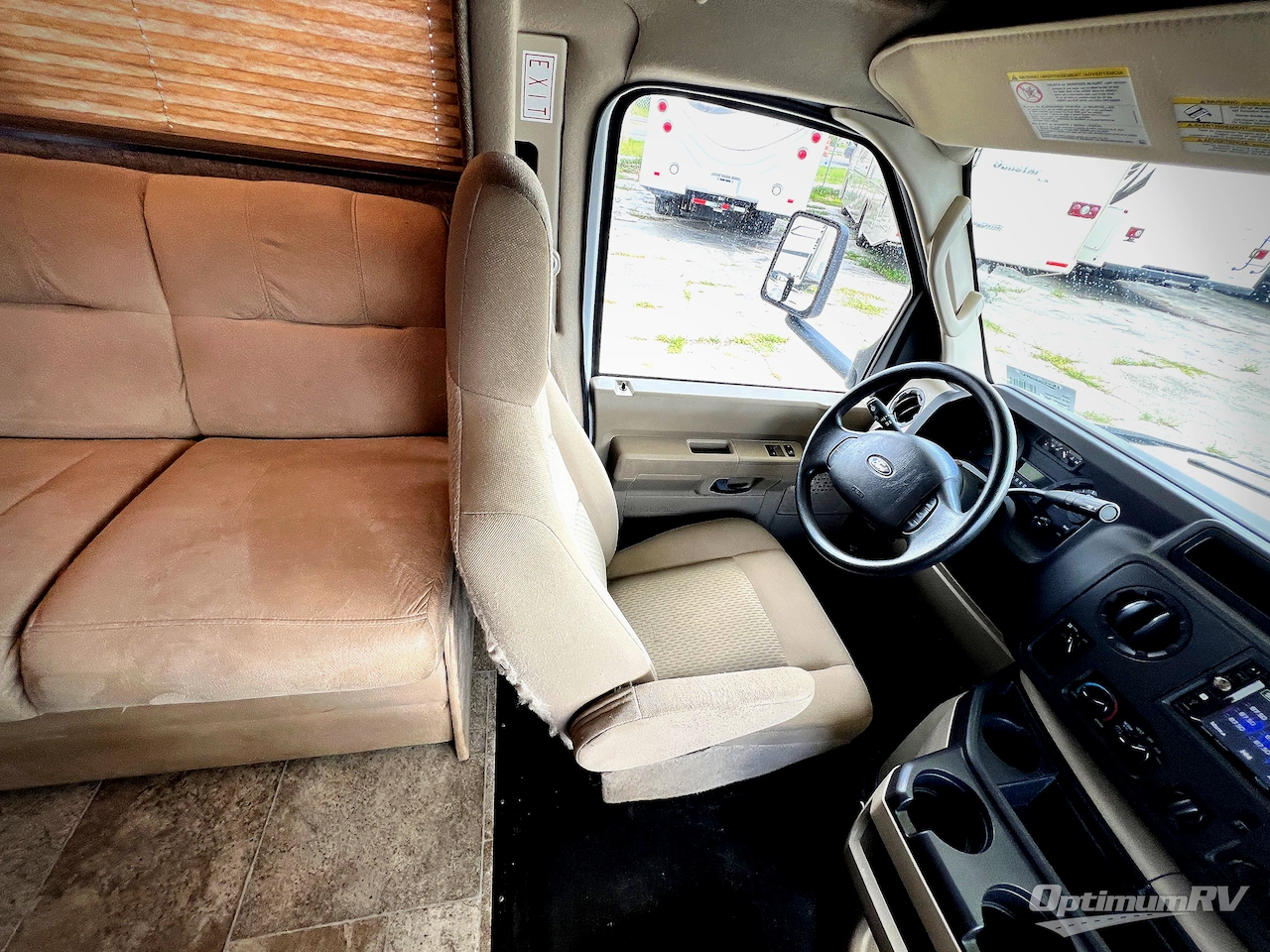 2018 Coachmen Freelander 26RS Ford 350 Photo 8