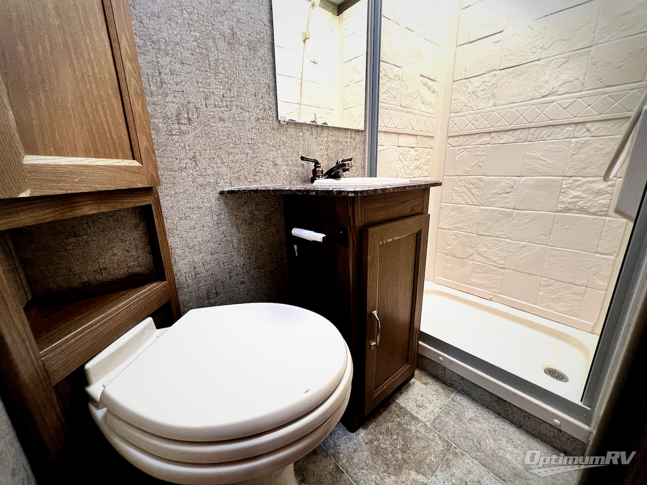 2018 Coachmen Freelander 26RS Ford 350 Photo 20