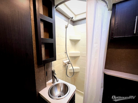 2018 Thor Gemini 24TX RV Photo 4