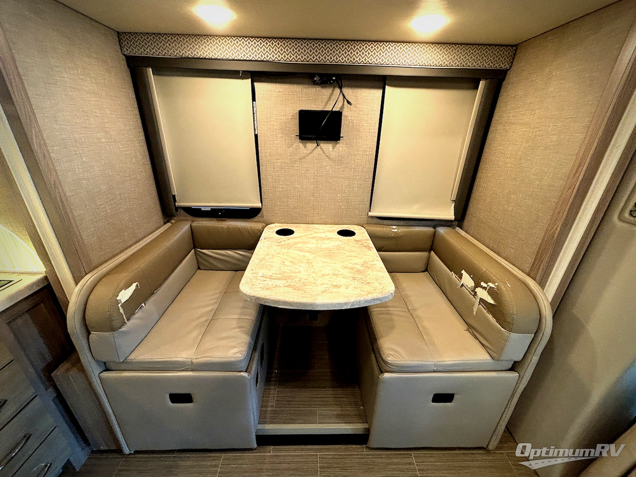 2021 Thor Tiburon Sprinter 24RW Photo 13
