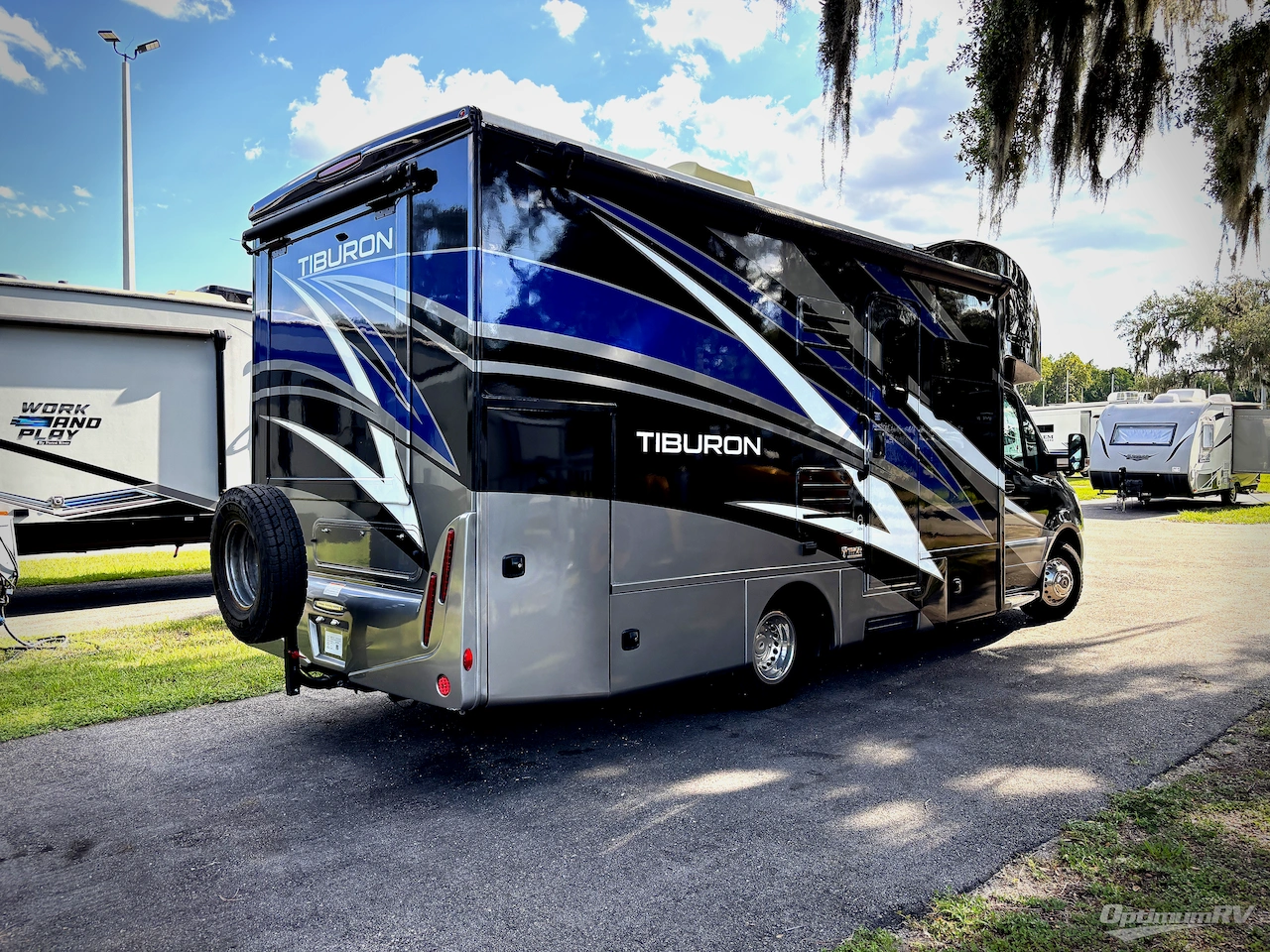 2021 Thor Tiburon Sprinter 24RW Photo 2