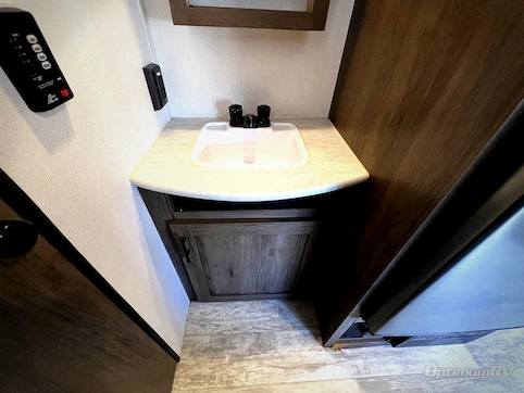2022 Prime Time Avenger 26BK RV Photo 3