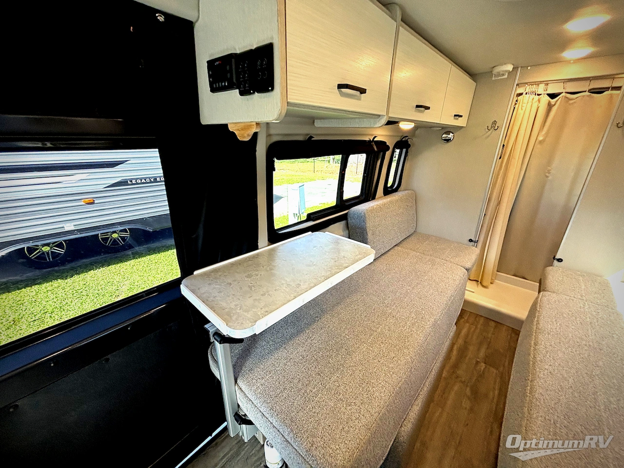 2025 Thor Dazzle 2LB Photo 13