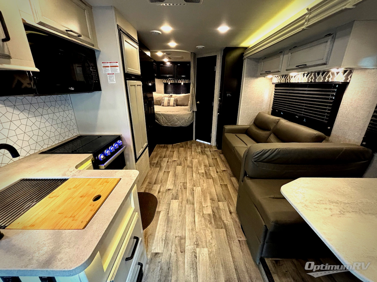 2022 Entegra Odyssey 25R Photo 4