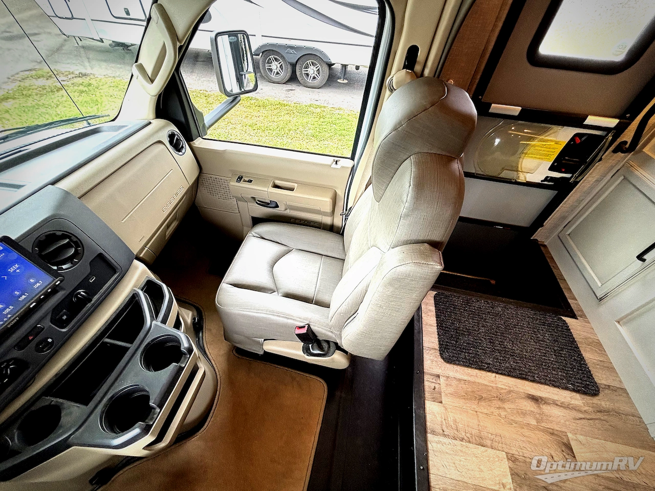 2022 Entegra Odyssey 25R Photo 9