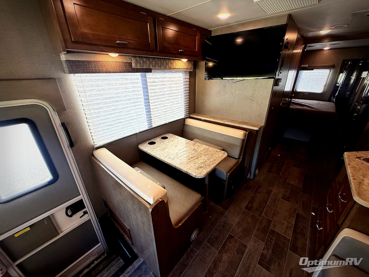 2018 Winnebago Intent 29L Photo 7